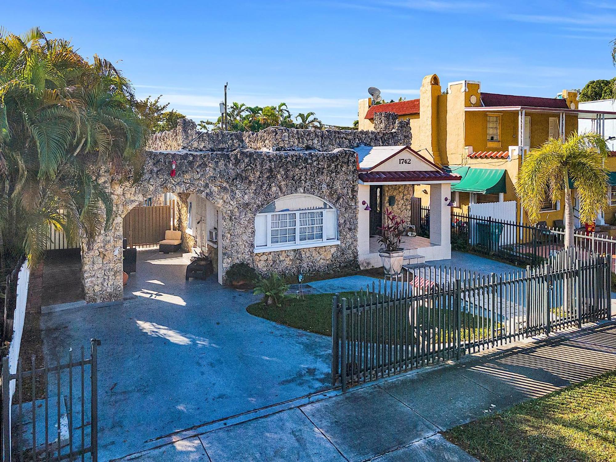 Private Room In Little Havana 迈阿密 外观 照片